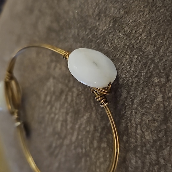 BOURBON & BOWTIES Faceted Gemstone Bead Wire Wrap Bangle Bracelet - Picture 5 of 6